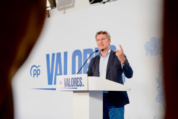 El presidente del PP, Alberto Núñez Feijóo, en un acto político en Oviedo.