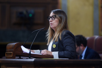 Archivo - La diputada de ERC Etna Estrems interviene durante un pleno en el Congreso de los Diputados, a 29 de octubre de 2024, en Madrid (España).