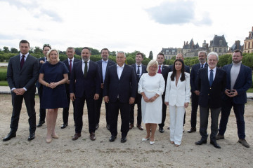 El líder de Vox, Santiago Abascal, con otros líder internacionales antes de la reunión de Patriots