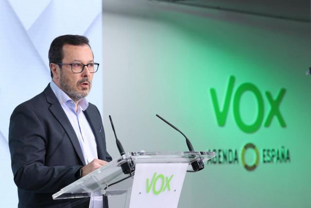 Archivo - El portavoz de VOX, José Antonio Fúster,  durante una rueda de prensa posterior al Comité Ejecutivo Nacional de VOX, a 9 de septiembre de 2024, en Madrid (España).