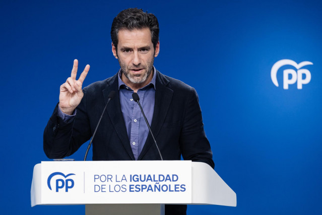 Archivo - El portavoz del PP y vicesecretario de Cultura y Sociedad Abierta, Borja Sémper, ofrece una rueda de prensa posterior a la reunión del Comité de Dirección del Partido Popular, en la sede nacional del PP, a 9 de octubre de 2023, en Madrid (España