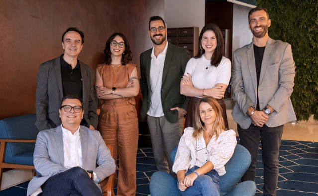 Los equipos de LLYC y Digital Solvers.