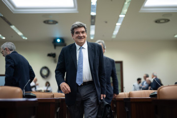 El gobernador del Banco de España, José Luis Escrivá, a su llegada a comparecer en la Comisión de Economía, Comercio y Transformación Digital, en el Congreso de los Diputados, a 9 de junio de 20