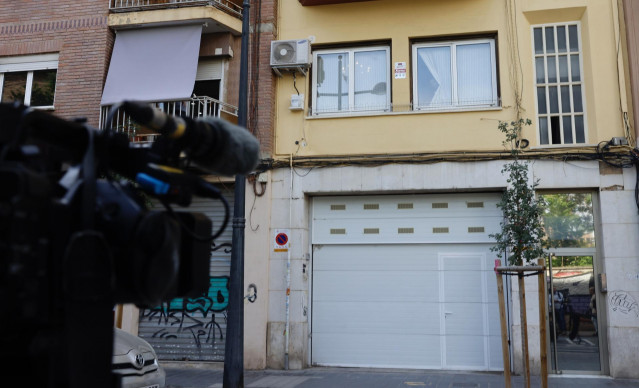 Exterior de la casa del exministro de Transportes José Luis Ábalos durante un registro por parte de la UCO, a 10 de junio de 2025, en Valencia, Comunidad Valenciana (España).
