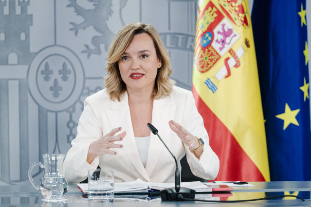 La ministra Portavoz, de Educación, Formación Profesional y Deportes, Pilar Alegría, durante una rueda de prensa posterior a la reunión del Consejo de Ministros en el Palacio de La Moncloa, a 10 de junio de 2025, en Madrid (España).
