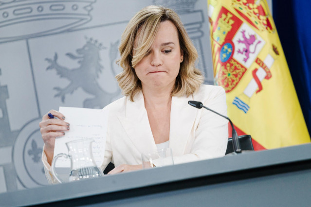 La ministra Portavoz, de Educación, Formación Profesional y Deportes, Pilar Alegría, durante una rueda de prensa posterior a la reunión del Consejo de Ministros en el Palacio de La Moncloa.