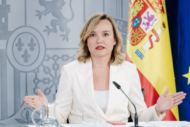 La ministra Portavoz, de Educación, Formación Profesional y Deportes, Pilar Alegría, durante una rueda de prensa posterior a la reunión del Consejo de Ministros en el Palacio de La Moncloa, a 10 de junio
