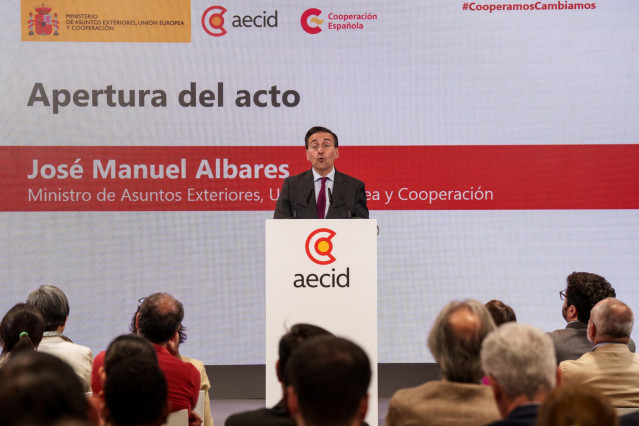 El ministro de Asuntos Exteriores, Unión Europea y Cooperación, José Manuel Albares, ha sido el maestro de ceremonias de la puesta de largo de la nueva imagen de la Agencia Española de Cooperación Internacional para el Desarrollo (AECID)