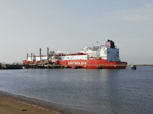 Archivo - Buque metanero procedente de Estados Unidos.