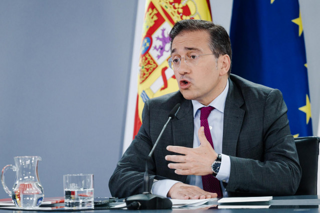 El ministro de Asuntos Exteriores, Unión Europea y Cooperación, José Manuel Albares, durante una rueda de prensa posterior a la reunión del Consejo de Ministros en el Palacio de La Moncloa, a 10 de junio de 2025, en Madrid (España).