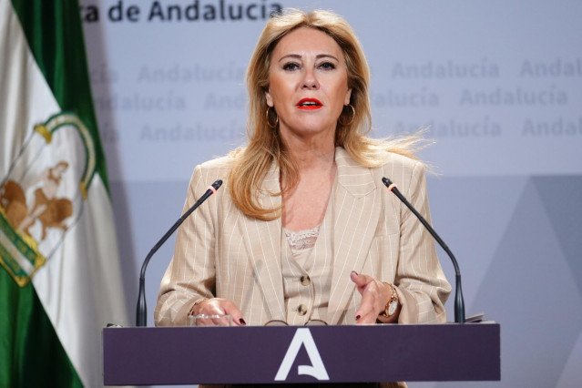 La consejera de Economía, Hacienda y Fondos Europeos y portavoz del Gobierno andaluz, Carolina España, en la rueda de prensa posterior a la reunión del Consejo de Gobierno.