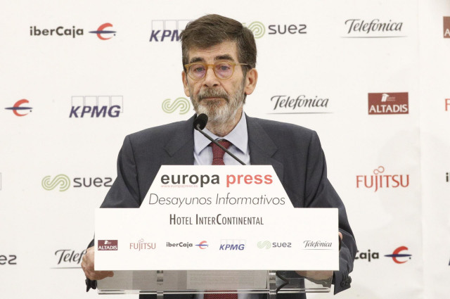 Archivo - El exjefe de Gabinete de Felipe González y José Luis Rodríguez Zapatero, José Enrique Serrano en un desayuno informativo de Europa Press en 2018.