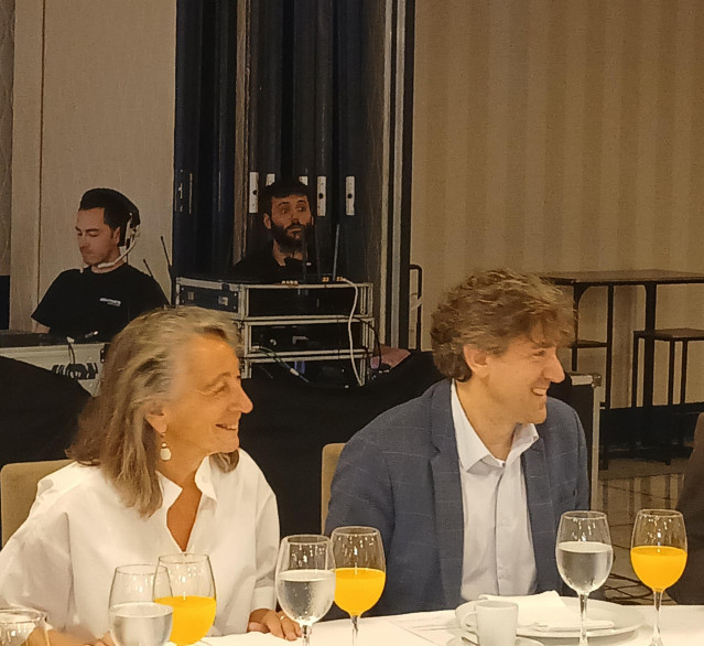 La delegada del Gobierno en el País Vasco, Marisol Garmendia, junto al secretario general del PSE-EE, Eneko Andueza, en un desayuno informativo en Bilbao.