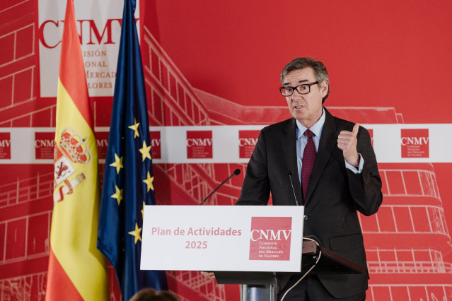 Archivo - El presidente de la CNMV, Carlos San Basilio, interviene durante la presentación del plan de actividades para 2025, en la sede de la Comisión Nacional del Mercado de Valores (CNMV), a 26 de febrero de 2025, en Madrid (España).