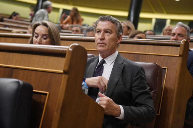 El presidente del Partido Popular, Alberto Núñez Feijóo, durante una sesión de control al Gobierno, en el Congreso de los Diputados, a 11 de junio de 2025, en Madrid (España).