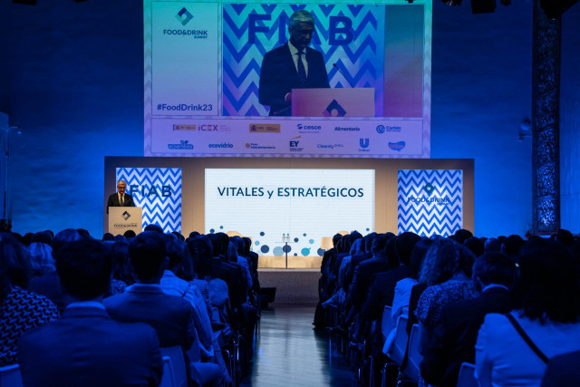 Archivo - El presidente de la Federación Española de Industrias de Alimentación y Bebidas (FIAB), Ignacio Silva, interviene durante la inauguración del Food & Drink Summit 2023,