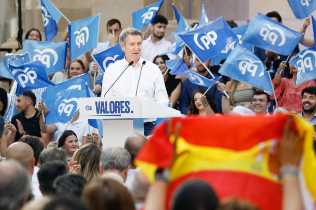 El Presidente Del Partido Popular Alberto Nuñez Feijóo Participa En Un Acto Con Afiliados Del Partido En Murcia