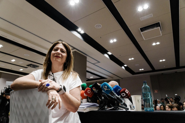 La exmilitante socialista Leire Díez durante una rueda de prensa, en el Hotel Novotel, a 4 de junio de 2025, en Madrid  (España).
