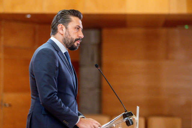 Archivo - El portavoz del PP en la Asamblea de Madrid, Carlos Díaz-Pache, ofrece una rueda de prensa