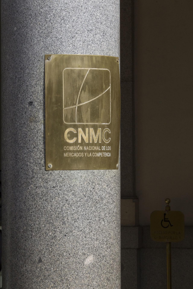 Archivo - Fachada de la Comisión Nacional de los Mercados y la Competencia.