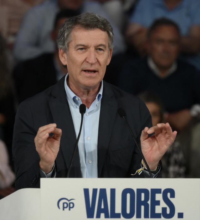 El presidente del PP, Alberto Núñez Feijóo, interviene durante un acto del PP, en el Palacio de Festivales, a 7 de junio de 2025, en Santander, Cantabria (España).