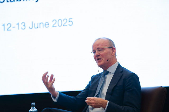 El presidente del Banco de los Países Bajos, Klaas Knot, durante la quinta Conferencia de Estabilidad Financiera, en la sede del Banco de España, a 12 de junio de 2025, en Madrid (España). El encuentro se celebra los días 12 y 13 de junio, organizado por