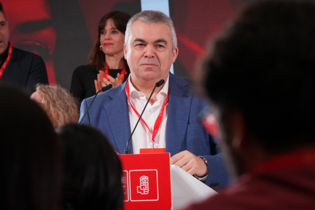 Archivo - El secretario de Organización del PSOE, Santos Cerdán, interviene durante la clausura del 10º Congreso del PSE-EE, en el Palacio de Congresos y Auditorio Kursaal, a 16 de febrero de 2025, en San Sebastián, Guipúzcoa, País Vasco (España).