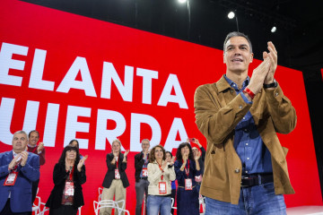 Archivo - El Presidente del Gobierno, Pedro Sánchez, durante la inauguración del 41º Congreso Federal del PSOE en el Palacio de Congresos y Exposiciones, a 30 de noviembre de 2024 en Sevilla (Andal
