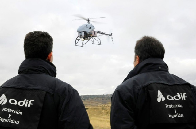 Archivo - Trabajos de seguridad de Adif