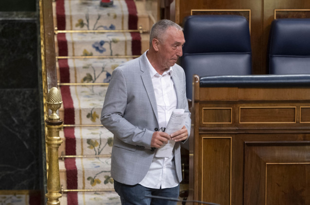 Archivo - Joan Baldoví, durante una sesión plenaria, en el Congreso de los Diputados, a 11 de mayo de 2023