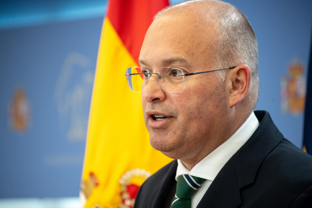 El portavoz del PP en el Congreso, Miguel Tellado, durante una rueda de prensa en el Congreso de los Diputados, a 3 de junio de 2025, en Madrid (España).
