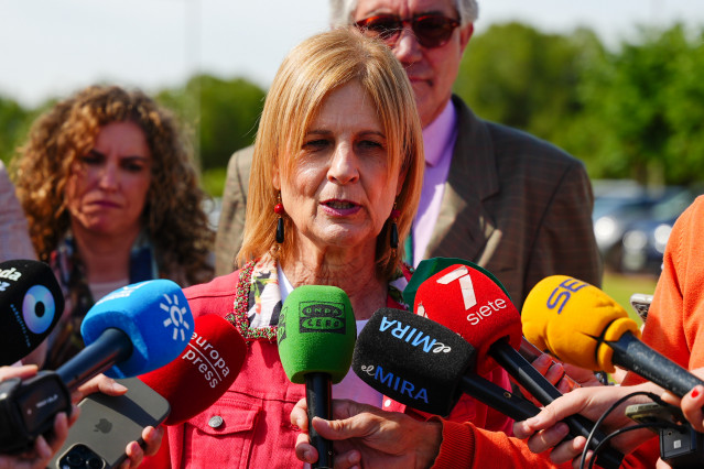 Archivo - La alcaldesa de Jerez de la Frontera, María José García-Pelayo atiende a los medios de comunicación antes de asistir al Comité Cinegético y en la Asamblea de Asaja Cádiz. A 13 de mayo de 2025 en Jerez de la Frontera, Cádiz (Andalucía, España).