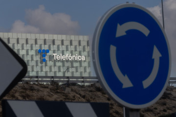 Archivo - Fachada de la sede de Telefónica, a 7 de noviembre de 2024, en Madrid (España).
