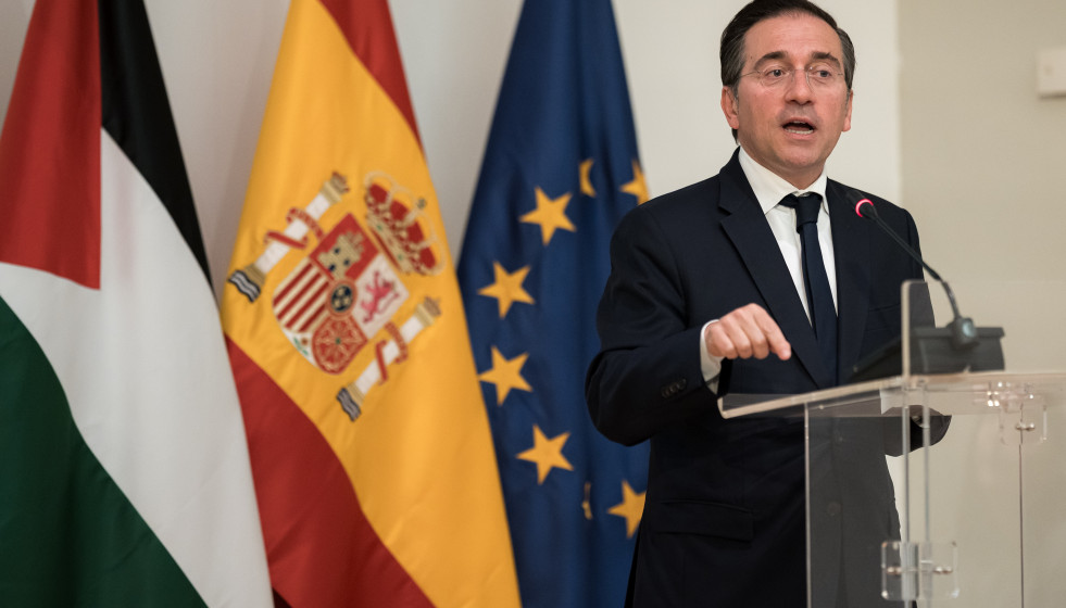 El ministro de Asuntos Exteriores, Unión Europea y Cooperación, José Manuel Albares, interviene durante el acto de conmemoración del primer aniversario del reconocimiento del Estado de Palestina, 