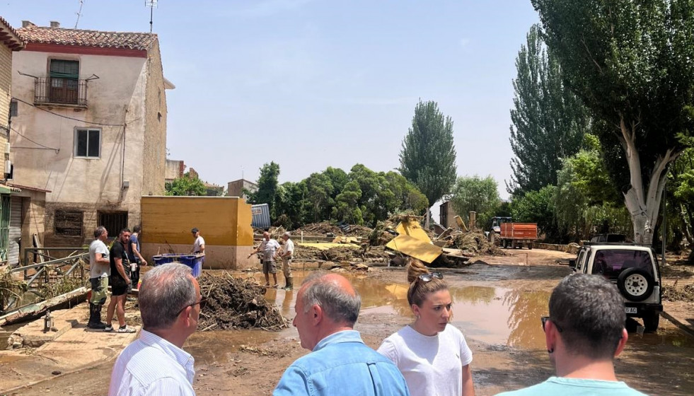 El presidente de la DPZ, Juan Antonio Sánchez Quero, visita una de las zonas afectadas por los destrozos causados por las tormentas