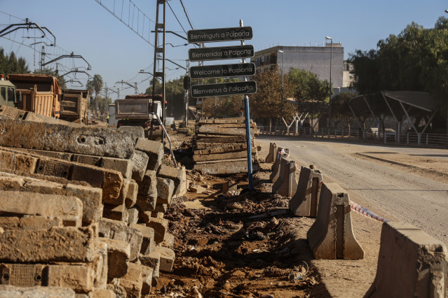 Archivo - Una señal indica la entrada a Paiporta, a 28 de noviembre de 2024, en Paiporta, Valencia (Comunidad Valenciana).