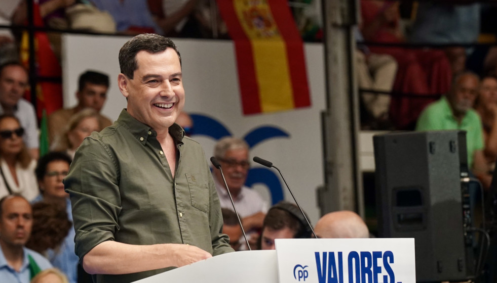 El presidente del PP andaluz y de la Junta, Juanma Moreno, durante su intervención este domingo en un acto de partido en defensa de 