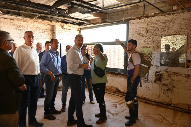 El presidente del Gobierno de Aragón, Jorge Azcón, visita distintos municipios afectados por la tormenta, a 16 de junio de 2025, en Azaura, Zaragoza, Aragón (España).