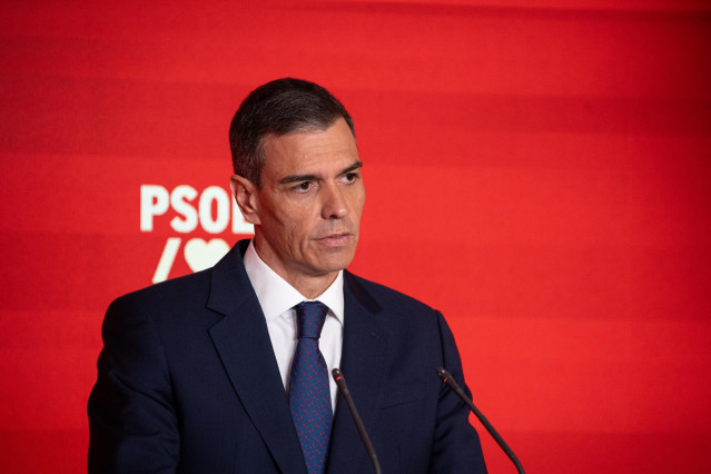 El presidente del Gobierno y Secretario General del PSOE, Pedro Sánchez, durante una rueda de prensa, en la sede del PSOE en Ferraz, a 12 de junio de 2025, en Madrid (España)