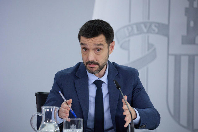 Archivo - El ministro de Derechos Sociales, Consumo y Agenda 2030, Pablo Bustinduy