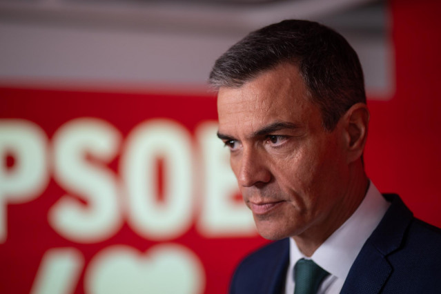El secretario general del PSOE y presidente del Gobierno, Pedro Sánchez, durante una rueda de prensa, en la sede del PSOE de la calle Ferraz, a 16 de junio de 2025, en Madrid (España).