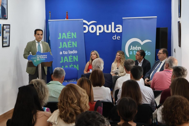 José Antonio Nieto interviene en el foro.