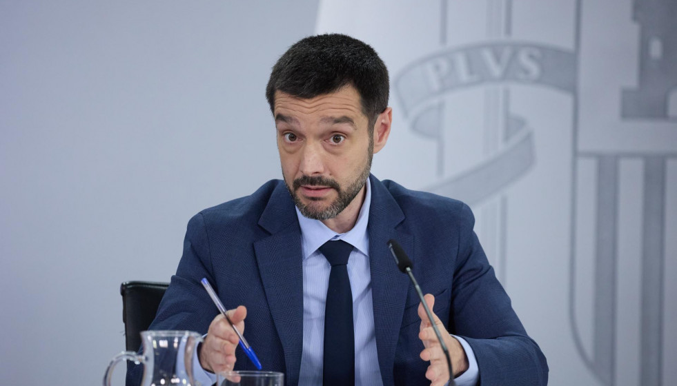 Archivo - El ministro de Derechos Sociales, Consumo y Agenda 2030, Pablo Bustinduy