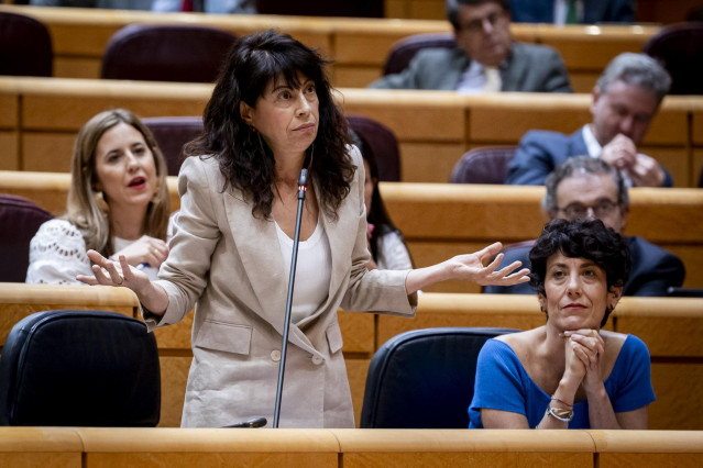 La ministra de Igualdad, Ana Redondo, interviene durante una sesión de control al Gobierno en el Senado, a 10 de junio de 2025, en Madrid (España).