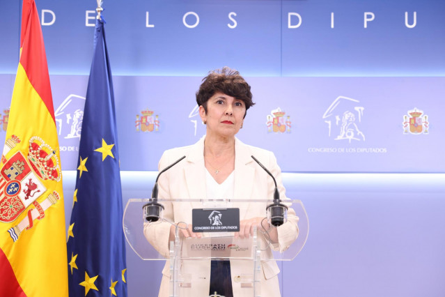 La portavoz del PNV en el Congreso, Maribel Vaquero, durante una rueda de prensa