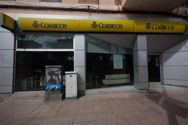 Archivo - Una oficina de Correos, a 14 de marzo de 2025, en Madrid (España)