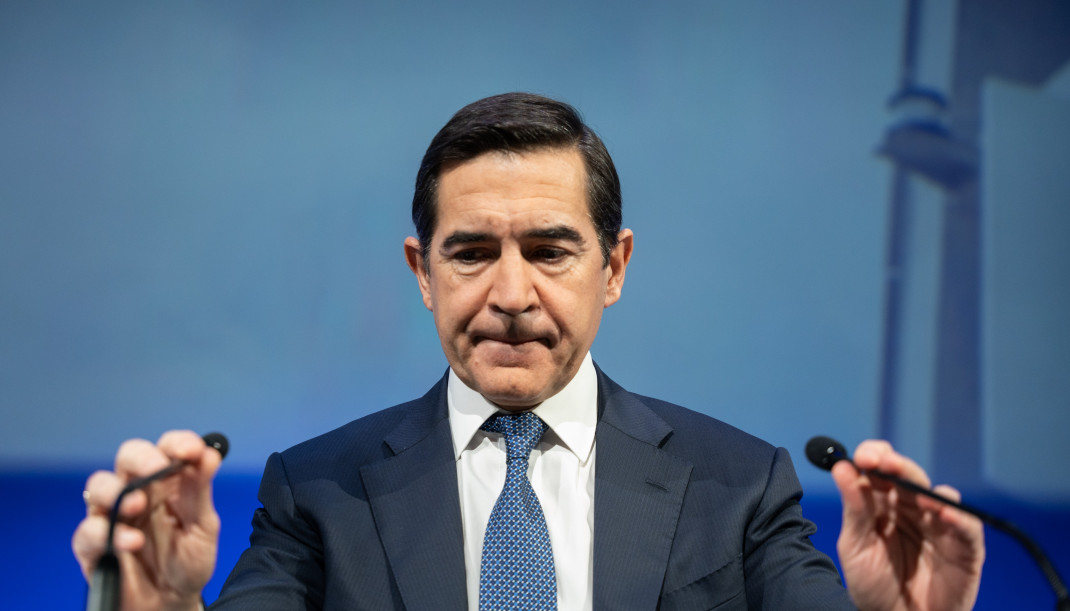Archivo - El presidente de BBVA, Carlos Torres Vila, durante una rueda de prensa, en el Auditorio Ciudad BBVA, a 30 de enero de 2025, en Madrid (España).