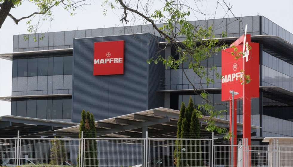 Archivo - Fachada de la sede de Mapfre, a 10 de abril de 2023, en Madrid (España).