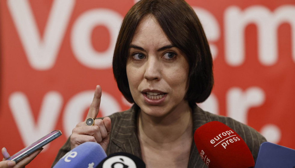 La secretaria general del PSPV-PSOE, Diana Morant, atiende a los medios antes de presidir la Comisión Ejecutiva Nacional (CEN) del PSPV