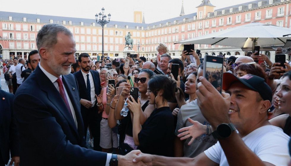 Los Reyes asisten al concierto de la Guardia Real con motivo del X aniversario de la proclamación de Felipe VI.